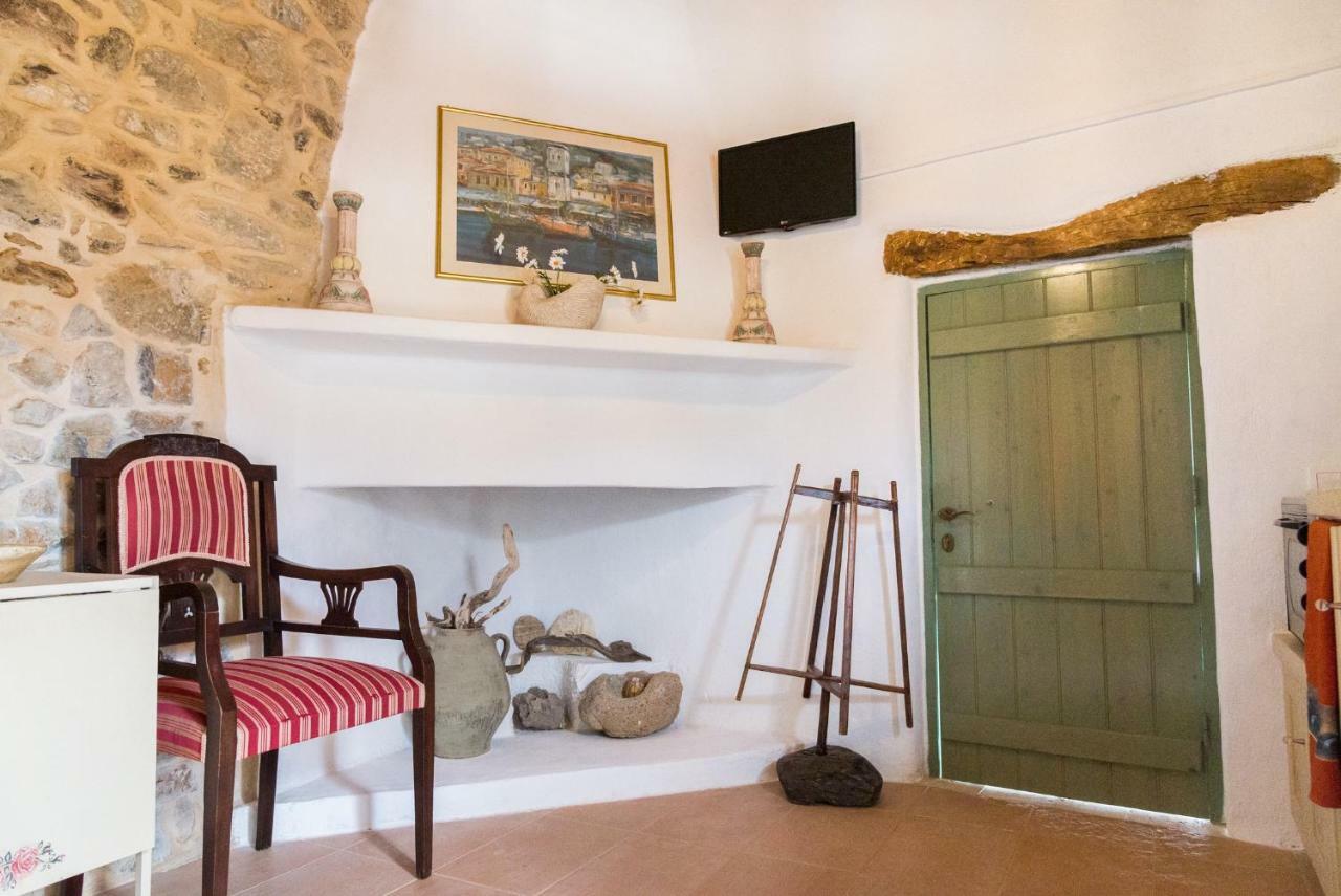 Private Studio In Historic House Lastros Exterior foto